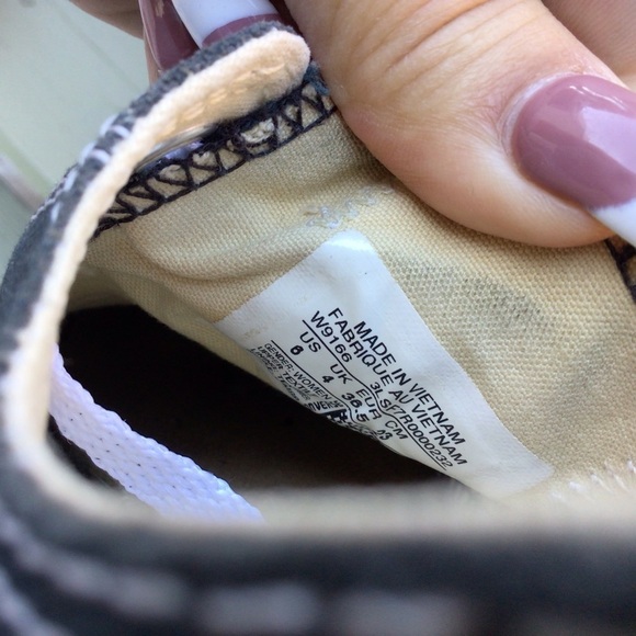 Converse Chuck Taylor All Star OX Shoe - Women's Black / White - Picture 6 of 7